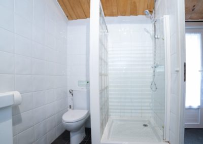 Zimmer mit komplettem Badezimmer in Frankreich